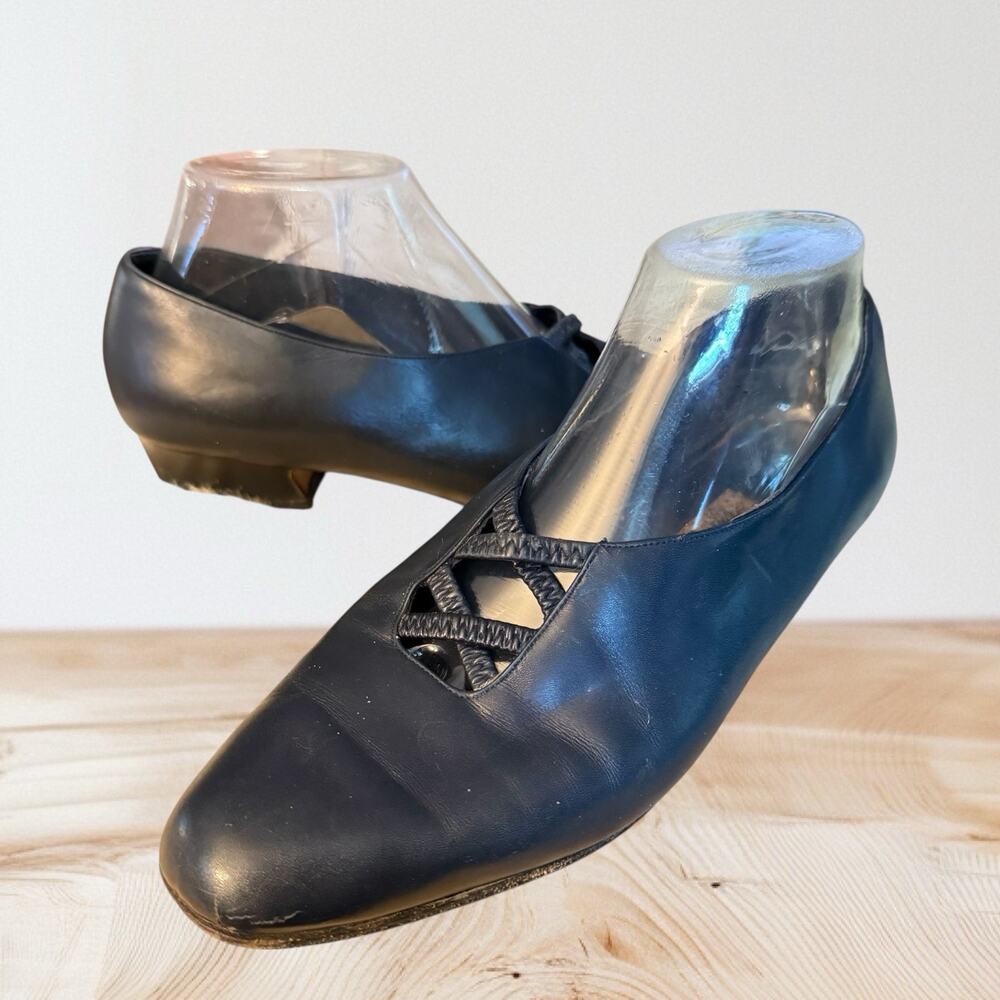 Amalfi Tabitha made‎ in Italy Black Pointed Toe Size 8.5B Vintage Low Heel VTG
